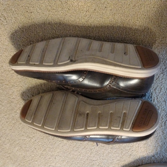 Brown Cole haan shoes very good condition only worn a few times - Picture 3 of 3